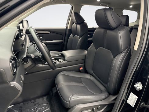 Used 2025 Honda Pilot EX-L image 11
