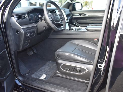 Used 2024 Jeep Wagoneer L Series II w/ Premium Group I image 28