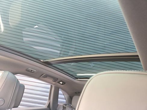 Certified 2022 Porsche Macan image 15