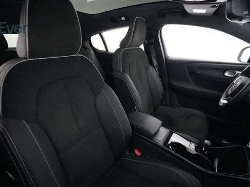 Used 2023 Volvo C40 P8 Recharge Plus image 23