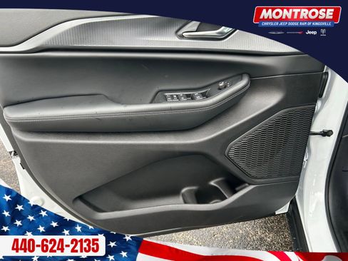 New 2025 Jeep Grand Cherokee Laredo w/ Luxury Tech Group I image 9