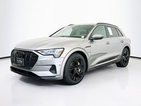 Used 2023 Audi e-tron Premium w/ Convenience Plus Package AWD/4WD image 3