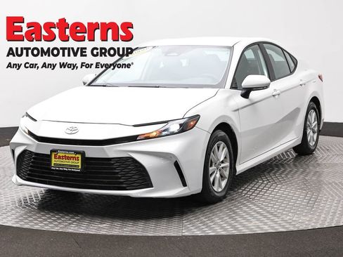 Used 2025 Toyota Camry LE FWD image 1