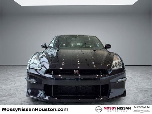 Certified 2024 Nissan GT-R w/ T-Spec Takumi Edition AWD/4WD image 3