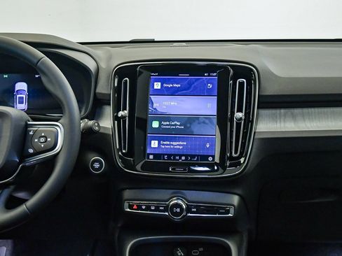 Certified 2025 Volvo XC40 B5 Plus w/ Climate Package image 13