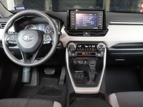 Used 2020 Toyota RAV4 XLE AWD/4WD image 16