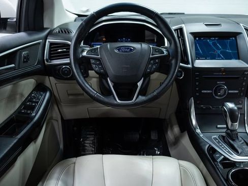 Used 2016 Ford Edge Titanium w/ Technology Package FWD image 3