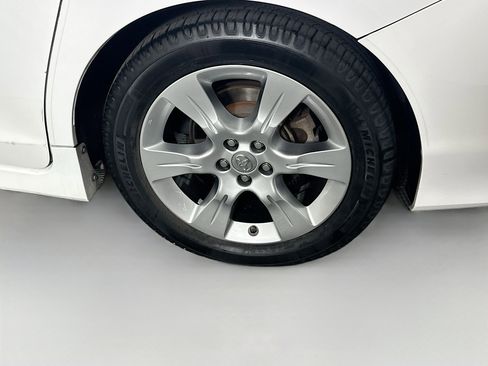 Used 2013 Toyota Sienna SE FWD image 11