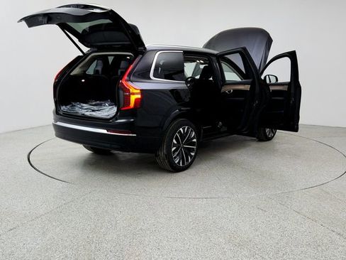 New 2026 Volvo XC90 B5 Plus w/ Protection Package image 11