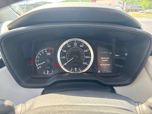 Used 2022 Toyota Corolla LE FWD image 14