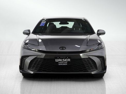 Used 2025 Toyota Camry SE image 8