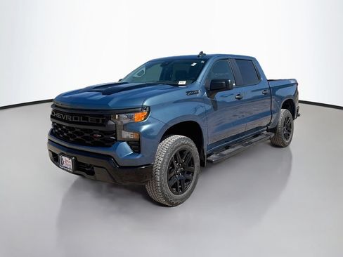 Used 2024 Chevrolet Silverado 1500 Custom Trail Boss w/ Turbomax Blackout Package AWD/4WD image 3