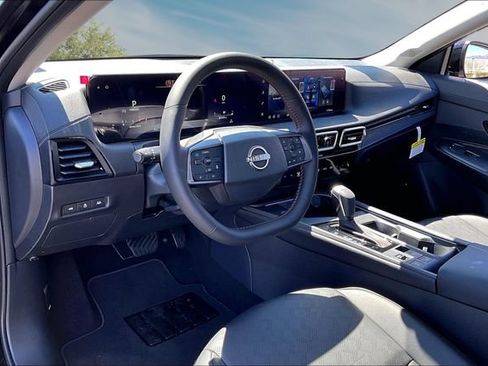 New 2027 Nissan Sentra SR w/ SR Premium Package FWD image 5