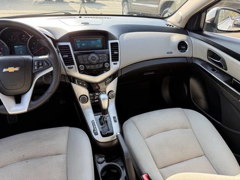 Used 2013 Chevrolet Cruze LT image 19