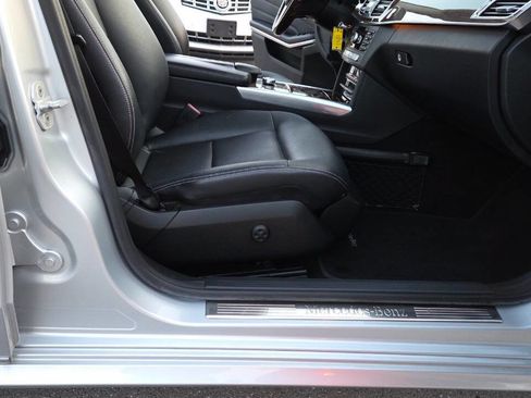 Used 2014 Mercedes-Benz E 350 4MATIC Sedan image 43