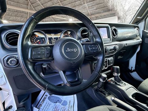 Used 2021 Jeep Wrangler Unlimited Sport AWD/4WD image 12