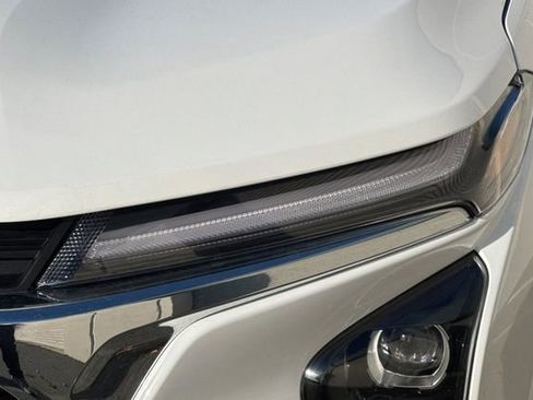 Used 2025 Chevrolet Trax LT w/ LT Convenience Package image 48