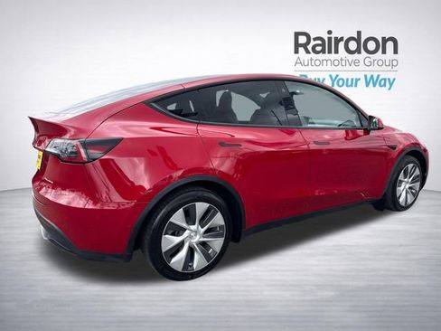 Used 2022 Tesla Model Y Long Range AWD/4WD image 8