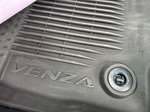 Used 2023 Toyota Venza XLE AWD/4WD image 15