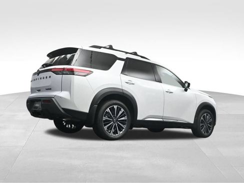 Used 2026 Nissan Pathfinder Platinum FWD image 32