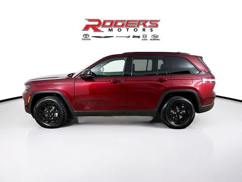 Certified 2025 Jeep Grand Cherokee Altitude AWD/4WD image 4