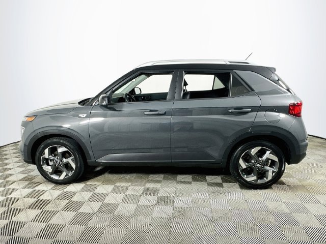 Used 2024 Hyundai Venue Limited FWD image 6