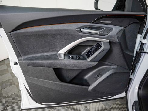 New 2025 Audi SQ5 Premium Plus image 22