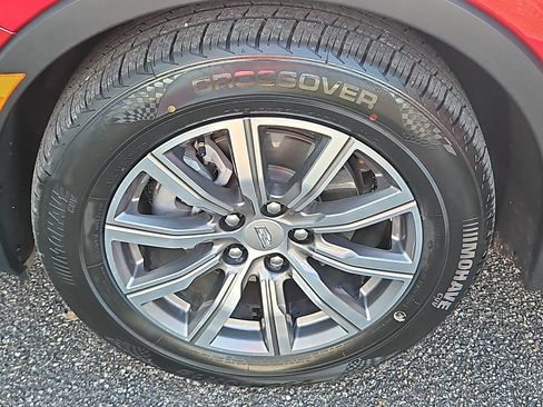 Certified 2023 Cadillac XT4 Sport FWD image 10