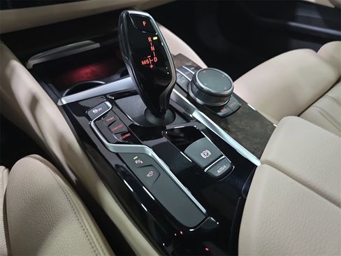 Used 2019 BMW 540i w/ Convenience Package image 24