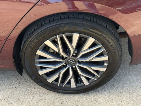 Used 2025 Nissan Altima 2.5 SV image 30