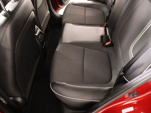 Used 2025 Hyundai Venue Limited image 13