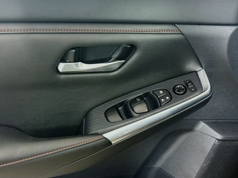 Used 2025 Nissan Sentra SR FWD image 24