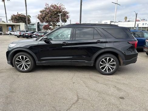 Certified 2025 Ford Explorer ST-Line AWD/4WD image 4