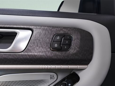 Used 2025 Ford Explorer Platinum w/ LUX Leather Package image 28