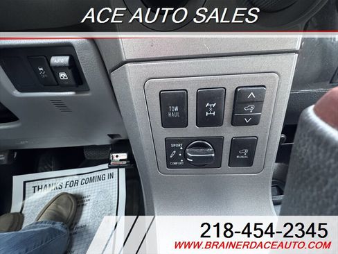 Used 2016 Toyota Sequoia Platinum AWD/4WD image 15