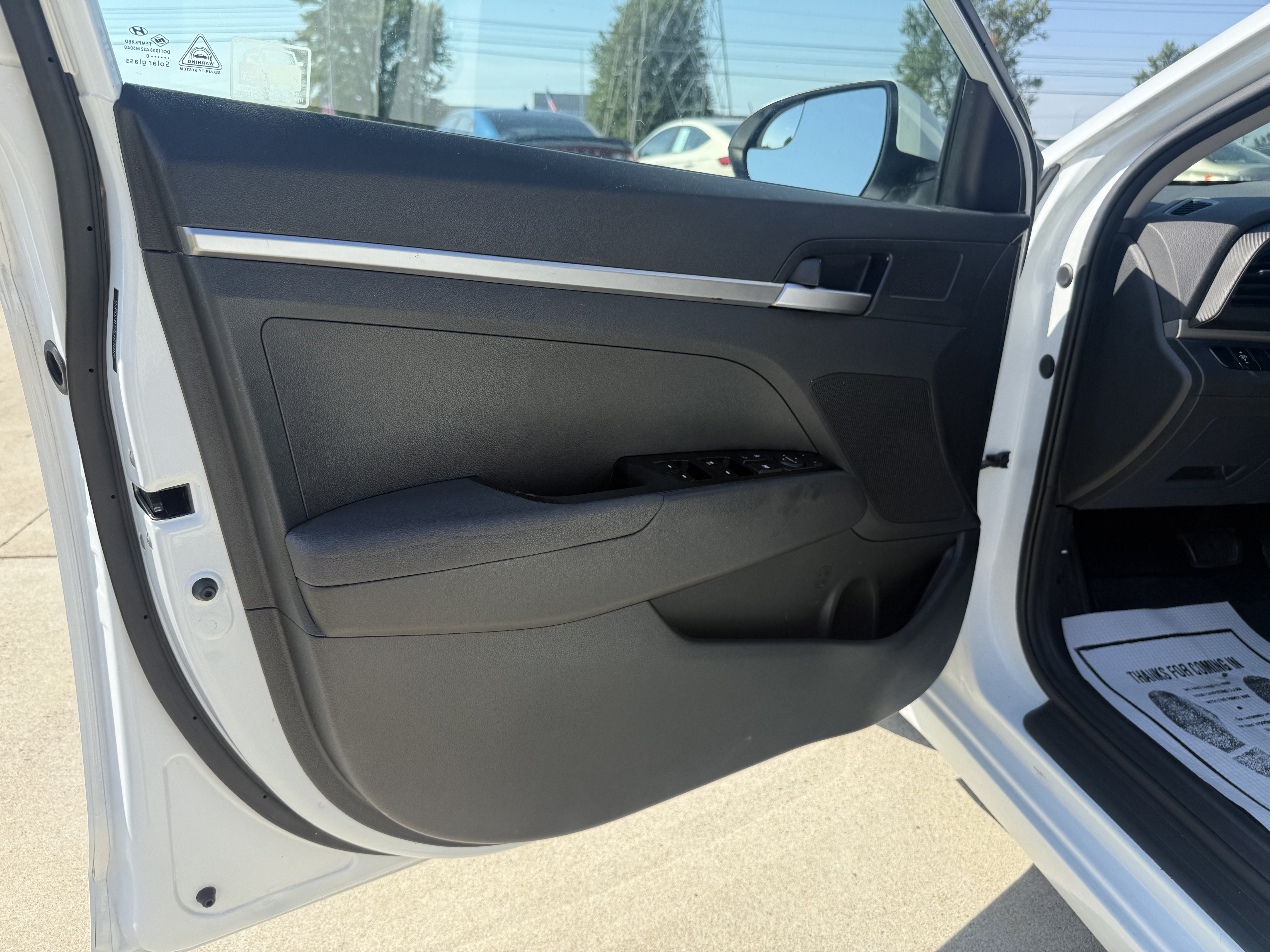 Used 2020 Hyundai Elantra SE w/ Cargo Package (C1) FWD image 18