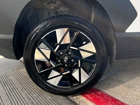 Used 2025 Hyundai Kona SEL image 9