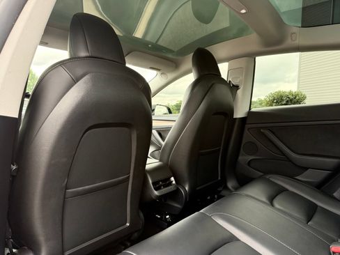 Used 2022 Tesla Model 3 Long Range AWD/4WD image 19