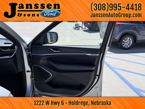 Used 2024 Jeep Grand Cherokee Limited 4xe AWD/4WD image 13