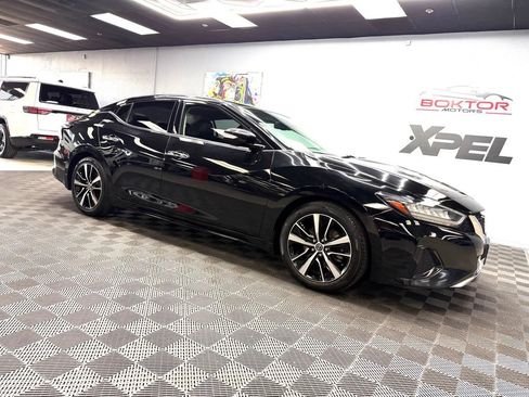 Used 2022 Nissan Maxima SV w/ Floor Mat Group FWD image 2