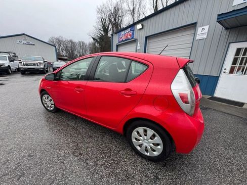 Used 2013 Toyota Prius C Two image 4