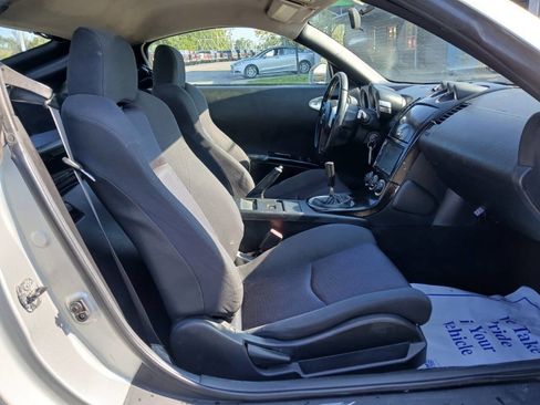 Used 2005 Nissan 350Z Base 2dr Coupe RWD image 8