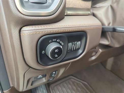 Used 2025 RAM 1500 Limited AWD/4WD image 24