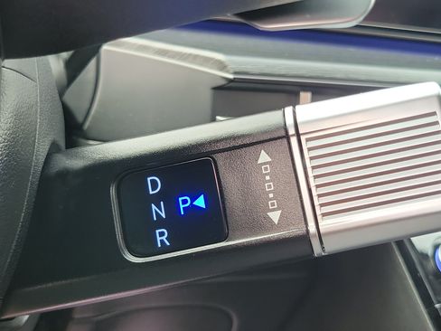 Certified 2025 Hyundai Santa Fe Limited AWD/4WD image 17