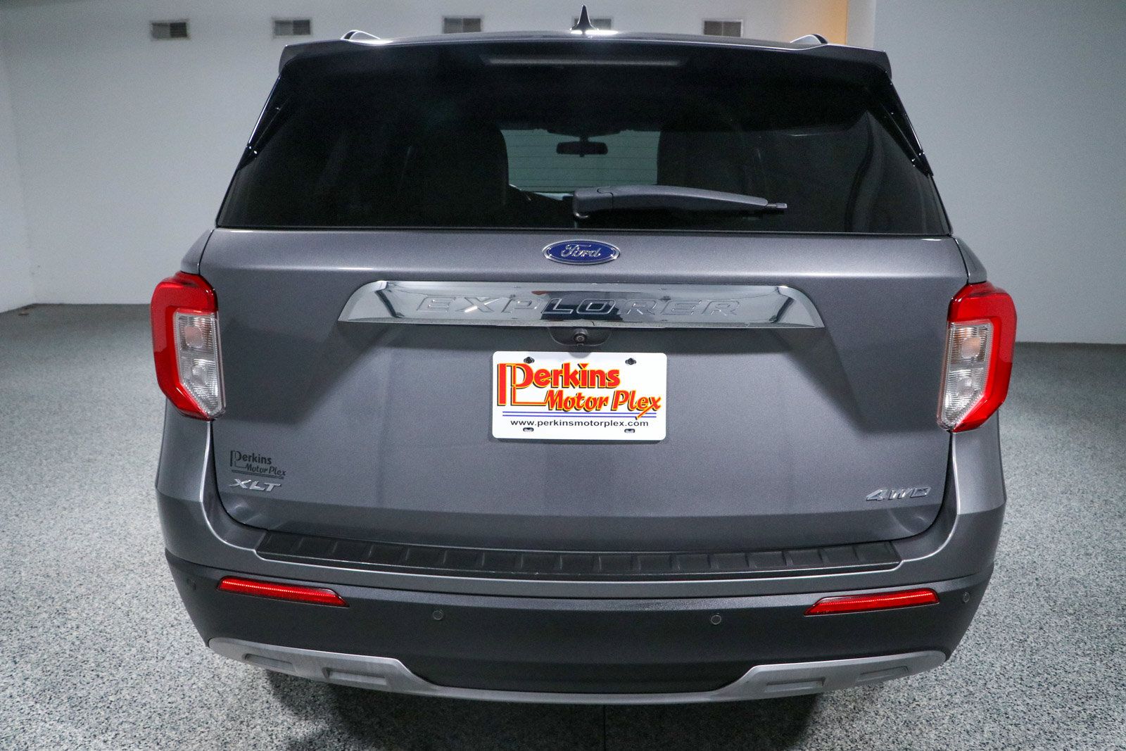 Used 2021 Ford Explorer XLT w/ Equipment Group 202A AWD/4WD image 8