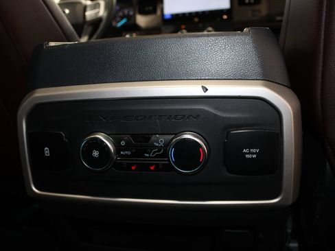 Used 2024 Ford Expedition Limited AWD/4WD image 33