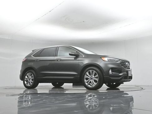 Used 2020 Ford Edge Titanium w/ Equipment Group 301A AWD/4WD image 4