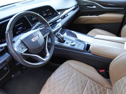 Used 2021 Cadillac Escalade Premium Luxury w/ LPO, Radiant Package image 9