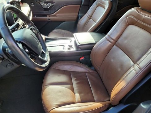 Certified 2022 Lincoln Aviator Reserve w/ Equipment Group 201A image 16