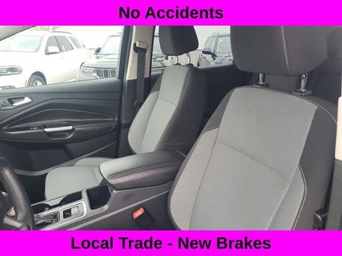 Used 2017 Ford Escape SE w/ Equipment Group 201A FWD image 6